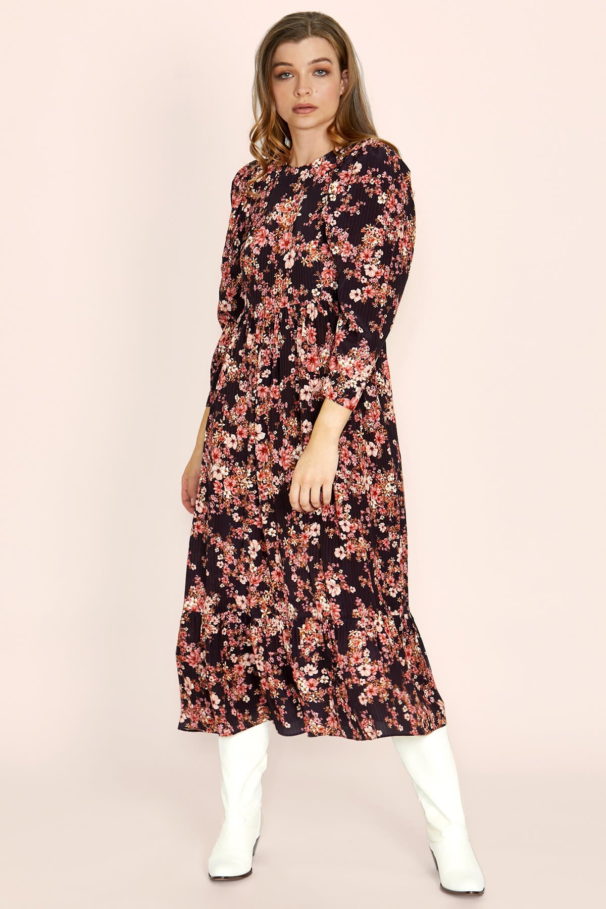 knee length dresses for ladies Madewell Black Short Sleeve Ribbed Pocket Tee Midi Dress main image 0